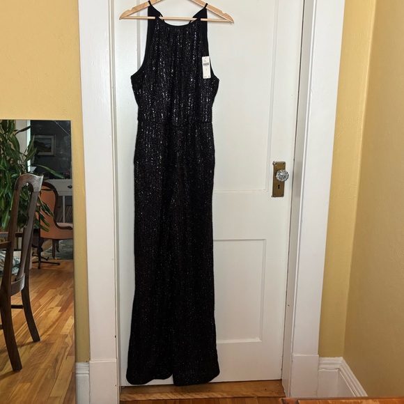 Elegant Black Jumpsuit - Picture 6 of 7